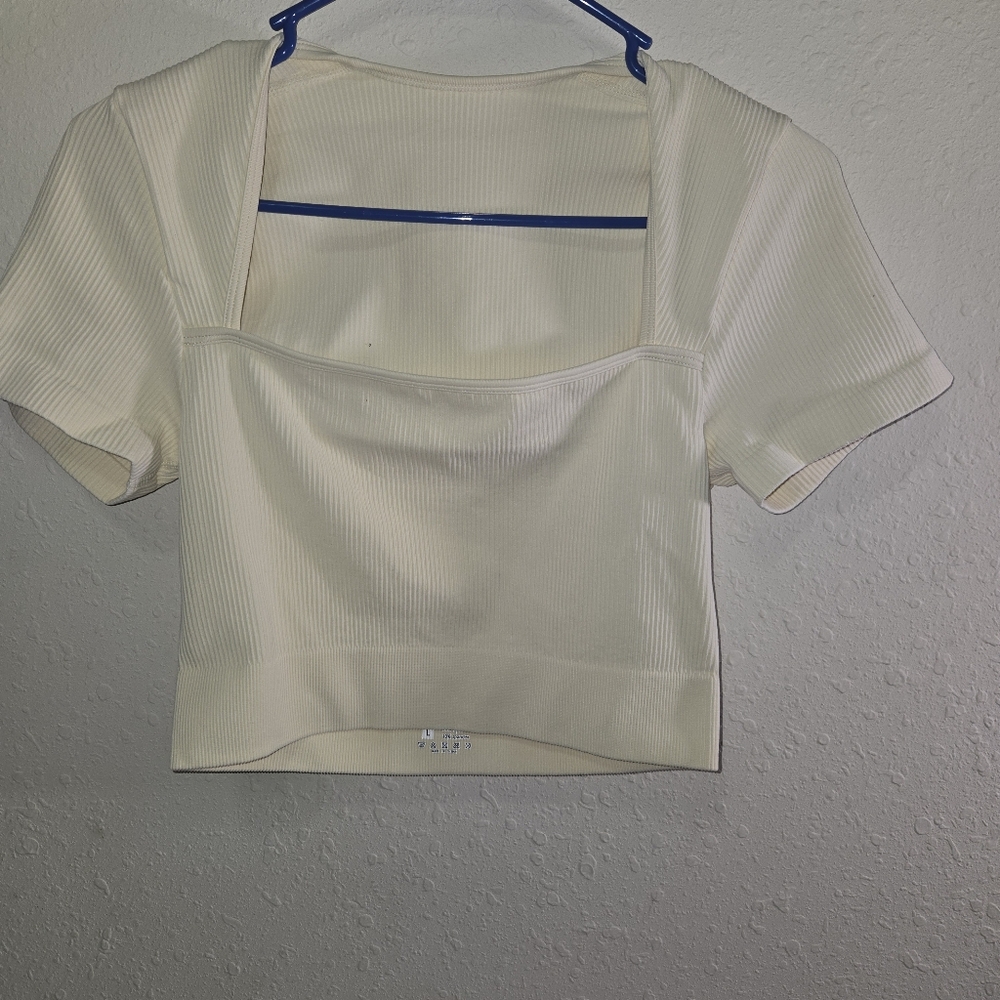 Ladies short sleeve crop